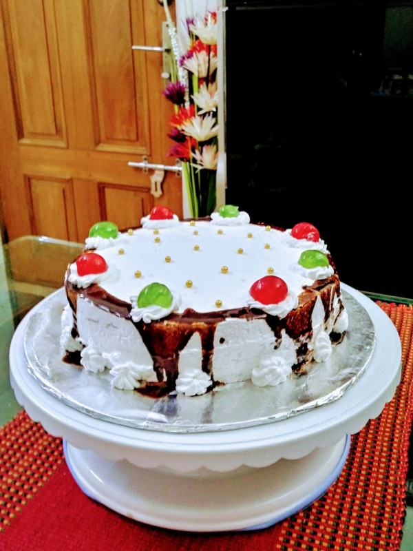 White Forest Cake 1.5 pound